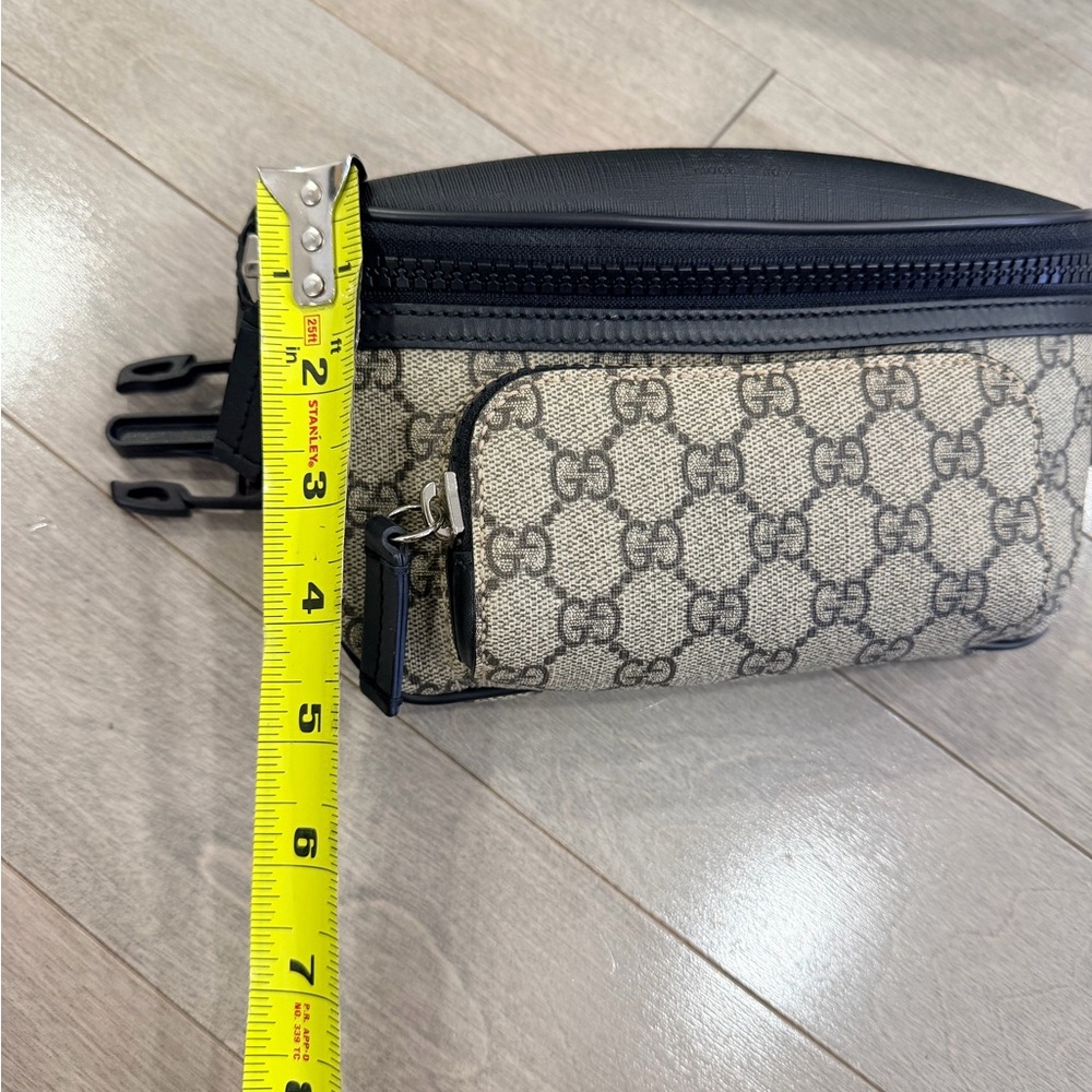 Gucci Black and Beige Men's Belt Bag - Picture 12 of 16